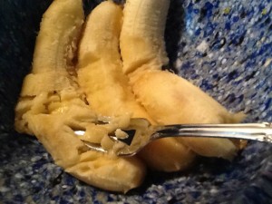 Preheat the oven to 350°. Mash bananas in a bowl with a fork.